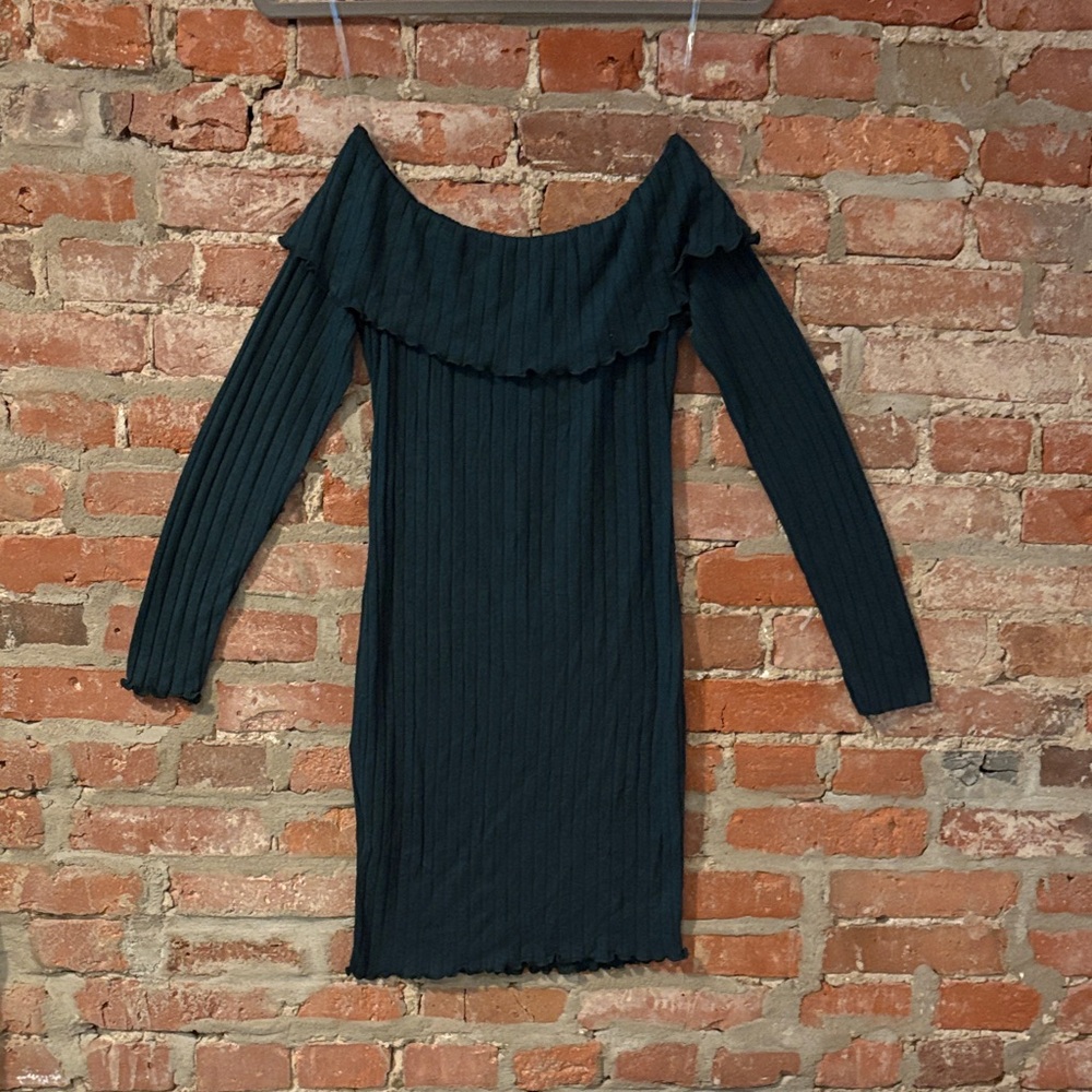 NWOT Heart Hips dark green Off-Shoulder Mini Dress